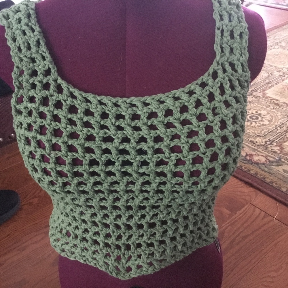 Hand- crocheted green coloured cotton mesh pop-top -new